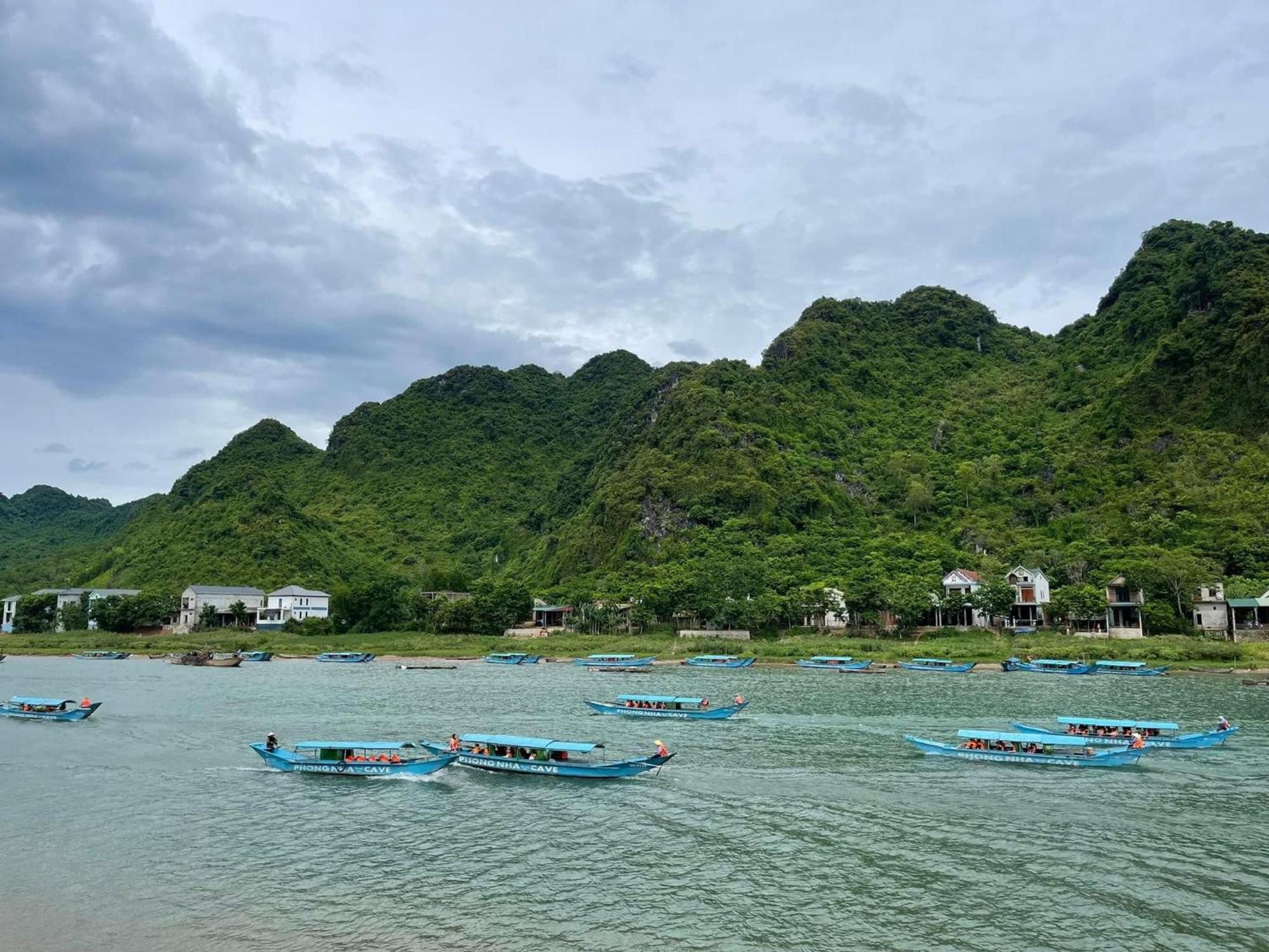 Phong Nha Dawn Home 外观 照片